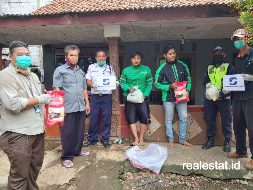 Pelaksanaan penyaluran bantuan sembako dilaksanakan dalam dua tahap, yaitu pada tanggal 9 April dan 4 Mei 2020. (Foto: Dok. Metland)