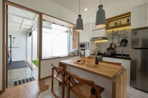 desain ruang makan dan dapur dalam satu area