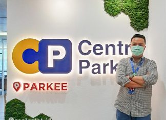 Centre Park, Charles R. Oentomo, bisnis perpakiran