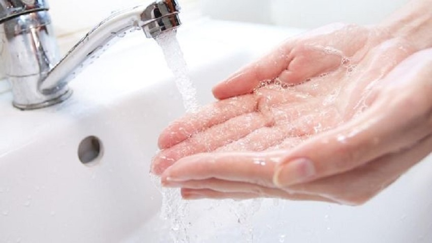 Ilustrasi trik mudah menghemat air di rumah. (Foto: Shutterstock)