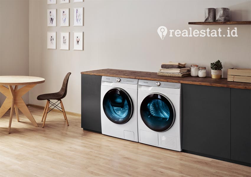 Mesin cuci terbaru dai Samsung Electronics dilengkapi dengan fitur kecerdasan buatan (AI) yang mengkustomisasi proses mencuci, sehingga penggunanya dapat melakukan pencucian bertenaga penu dengan waktu, serta energi yang lebih efisien. (Foto: Samsung Electronics Indonesia)