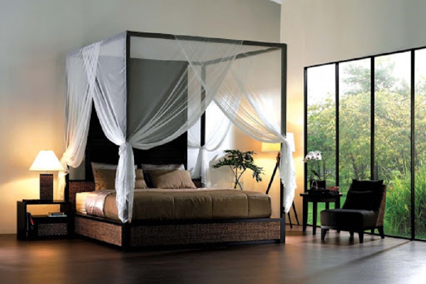 Menggunakan kelambu pada ranjang kamar tidur akan menghalau gigitan nyamuk dan serangga lainnya.  (Foto: Furnizing)