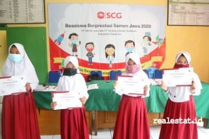 SCG CSR beasiswa PT Semen Jawa Tambang Semen Sukabumi realestat.id dok