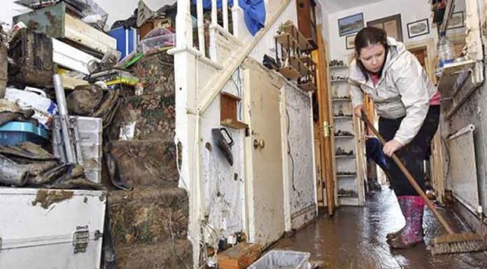 tips bersih rumah usai banjir, banjir jakarta, banjir bekasi, rumah terendam banjir