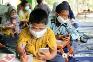 Suasana kegiatan di Panti Asuhan Indonesia Berdaia wings care realestat.id dok