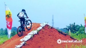Metland Transyogi Bike Track Cross Country terbesar indonesia realestat.id dok