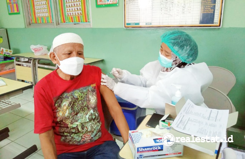 Yayasan Muslim Sinar Mas Land Memfasilitasi vaksinasi COVID-19 bagi para Lansia, Petugas Layanan Publik dan Pegiat Masjid.