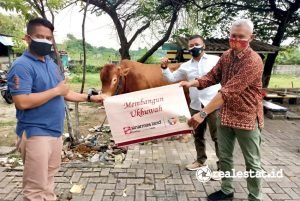 Idul Adha 1442 H Yayasan Muslim Sinar Mas Land Salurkan Ratusan Hewan Kurban realestat.id dok