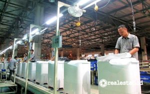 proses produksi di pabrik mesin cuci sharp karawang kiic realestat.id dok
