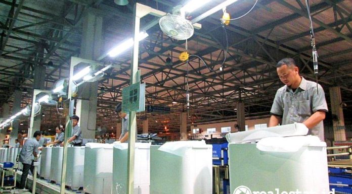 proses produksi di pabrik mesin cuci sharp karawang kiic realestat.id dok