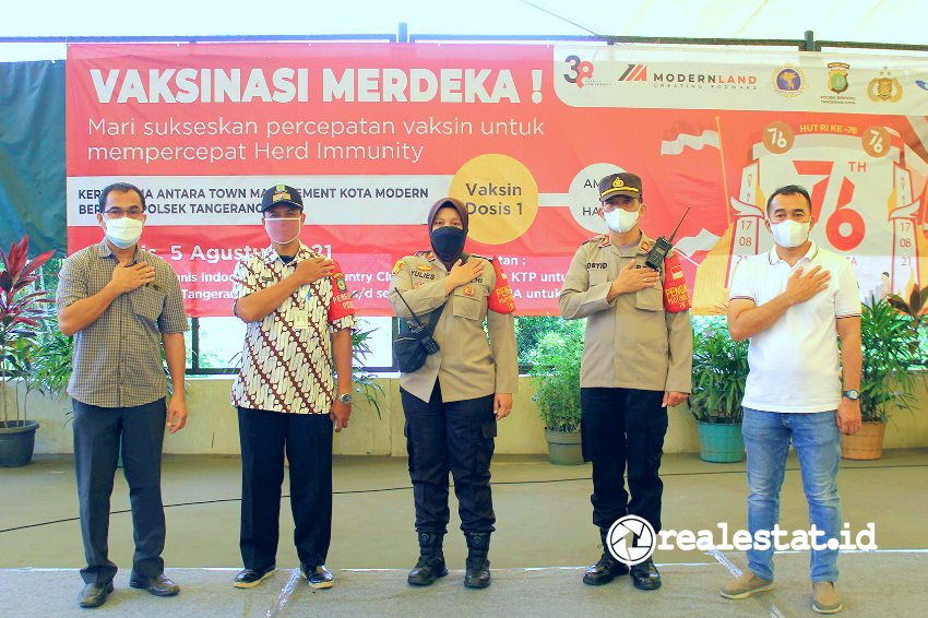 Kota Modern Bersama Polsek Tangerang Gelar Vaksinasi Merdeka, Kamis, 5 Agustus 2021. (Foto: Dok. Modernland Realty)