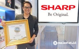 Pandu Setio Sharp Indonesia Top CSR of The Year 2021 realestat.id dok