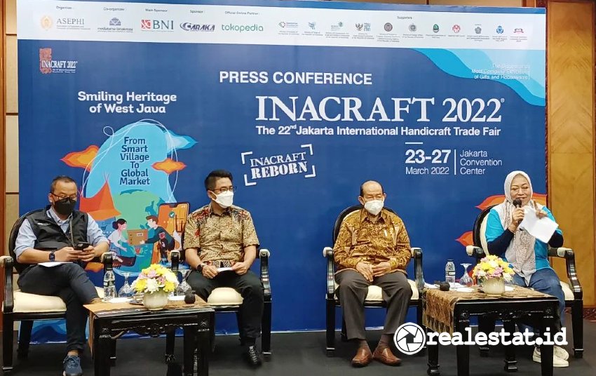 Ketua ASEPHI, Muchsin Ridjan (ketiga dari kiri) saat press conference INACRAFT 2022.