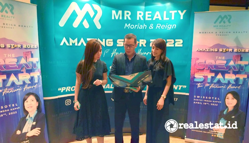 Dari kiri ke kanan: Vivi Lim (COO MR Realty), Yustinus Ho (Co-founder dan CEO MR Realty), dan Linda Wong (CMO MR Realty)