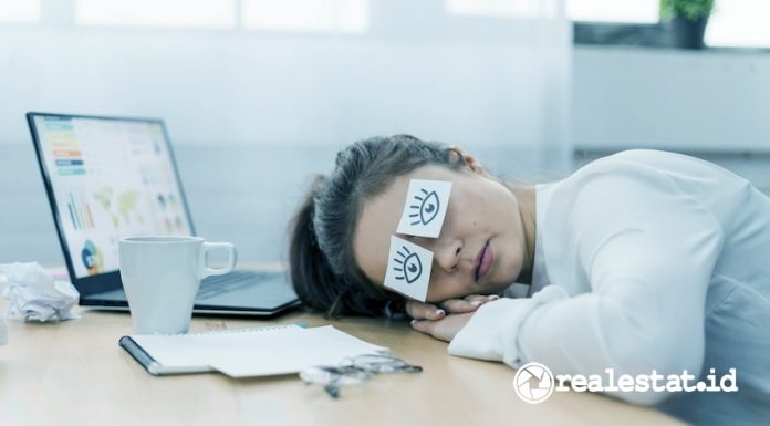 tips hindari insomnia tidur saat bekerja lelah freepik realestat.id dok