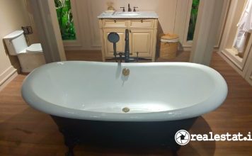 Classic bathroom bathtub kohler indobuildtech 2022 realestat.id dok