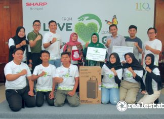 Sharp Indonesia SMAN 12 Bandung alat kebersihan realestat.id dok