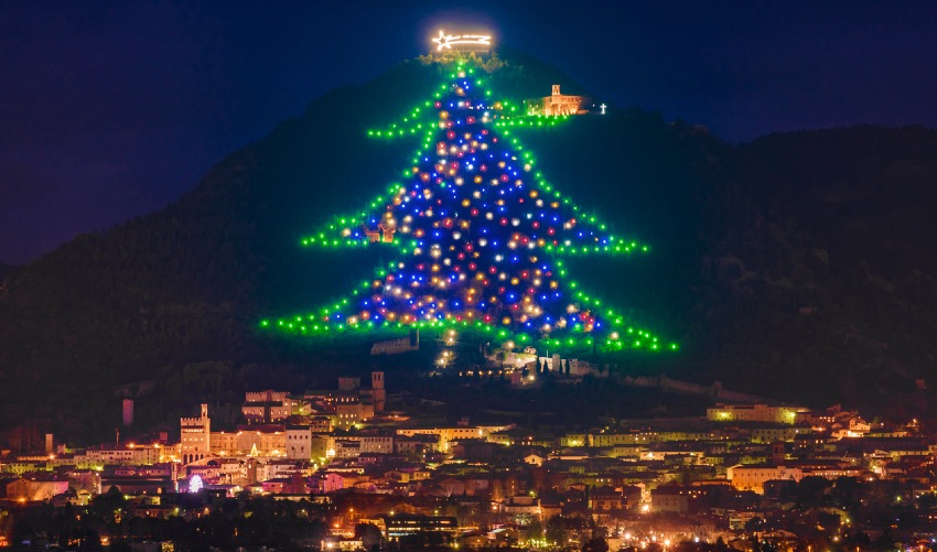 pohon natal terbesar di dunia gubbio italia realestat.id dok