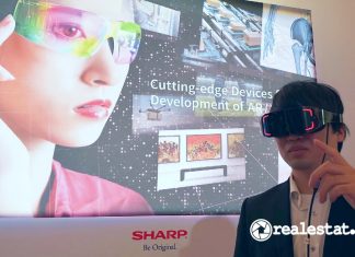 Sharp Corporation prototipe head mounted display VR Virtual Reality smartphone realestat.id dok