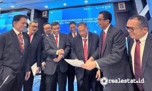 Nixon LP Napitupulu (keempat dari kiri) resmi menjadi Direktur Utama Bank BTN menggantikan Haru Koesmahargyo, Kamis, 16 Maret 2023. (Foto: istimewa)