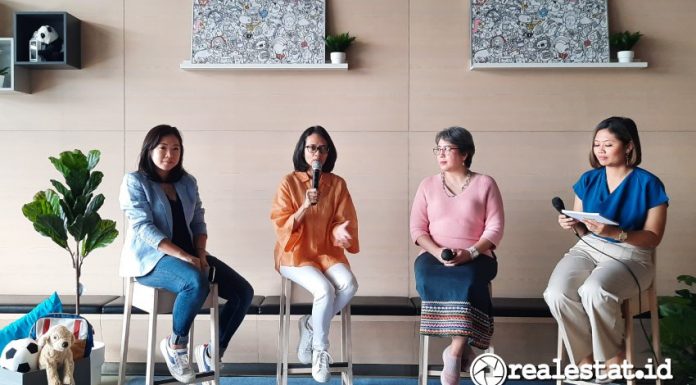 Ririn Basuki, Communication & Public Relations Manager IKEA Indonesia ketika menjelaskan program Back to School untuk memberikan pengetahuan dan inspirasi dalam mengembalikan semangat anak bersekolah. (Foto: RealEstat.id/Adhitya Putra)