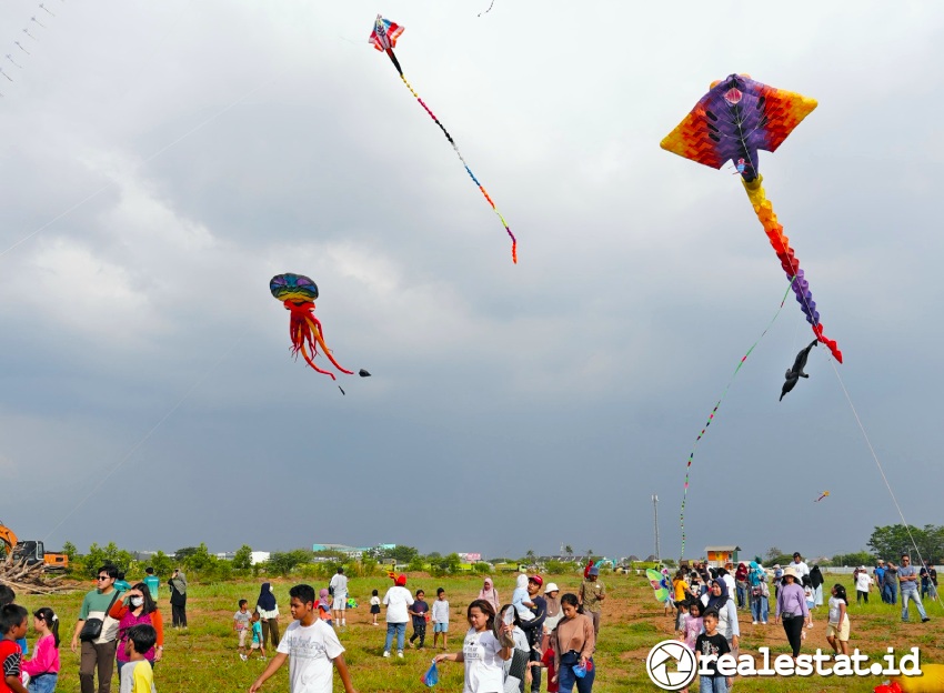 Kite Festival 2023 Summarecon Crown Gading realestat.id dok (1)