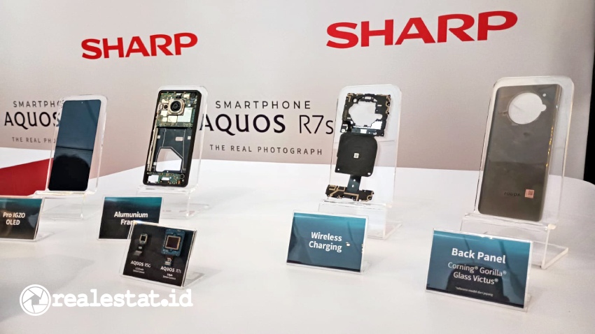 Sharp aquos r7s smartphone realestat.id dok