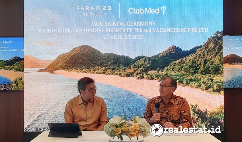 Anthony Prabowo Susilo President Directors & CEO Paradise Indonesia Group bersama Henri Giscard d’Estaing President of Club Med
