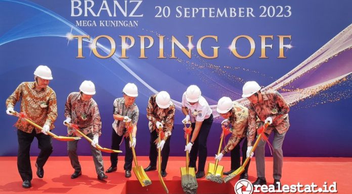 Tokyu Land Indonesia melakukan topping off Branz Mega Kuningan Jakarta
