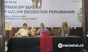 Dari kiri ke kanan: Ekonom Senior The Indonesia Economic Intelligence, Sunarsip; Komisioner BP Tapera, Adi Setianto; dan wartawan senior, Edo Rusyanto dalam Talk Show bertajuk "Peran BP Tapera di Dalam Ekosistem Perumahan" yang digelar Sabtu, 7 Oktober 2023. (Foto: realestat.id)