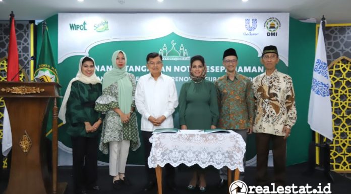 Penandatanganan MoU dengan Dewan Masjid Indonesia (DMI) perihal Gerakan Masjid Bersih 2024