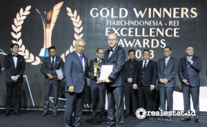 Summarecon meraih penghargaan Gold Winner untuk Summarecon Bandung melalui kategori Environment, Silver Winner untuk Summarecon Bandung melalui kategori Masterplan, serta Silver Winner untuk Summarecon Mutiara Makassar melalui kategori Residential Low-Rise (Foto: Dok. Summarecon) 
