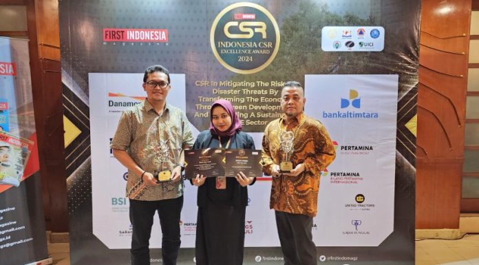Sinar Mas Land meraih Penghargaan Indonesia CSR Excellence Award 2024 di empat kategori, yakni The Best Company for Community Commitment, The Best Integrated CSR, The Best Climate Change Management Sustainability CSR Program, dan The Best Leadership Commitment on CSR. (Foto: Dok. Sinar Mas Land)