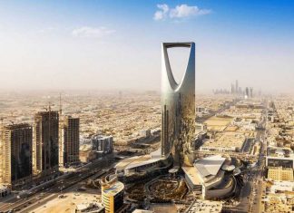 Bangunan Ikonik di Arab Saudi Kingdom Center Tower-RealEstat.id.jpg