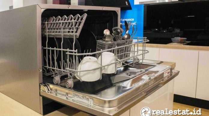 Mitos dan Fakta Mesin Pencuci Piring (Dishwasher)-RealEstat.id