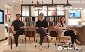 Dari kiri ke kanan: Hardwin Suhendro, Co-founder Arpose Design; Michael Jonathan, Co-founder Arpose Design; dan Christine, Creative Director M Design Group berpose di sela peluncuran Staple Collection. (Foto: Realestat.id) 