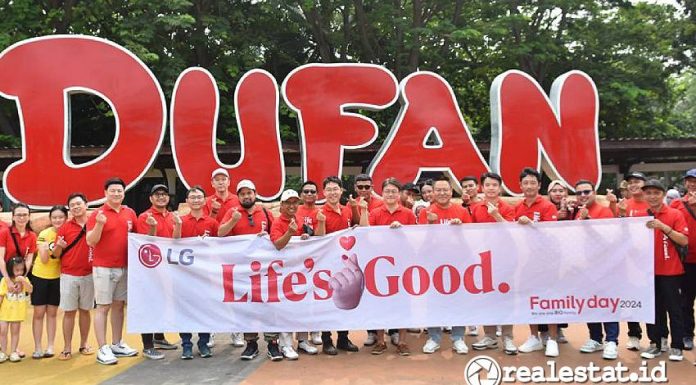 Jajaran manajemen dan karyawan PT LG Electronics Indonesia bersama keluarganya merayakan 34 tahun keberadaannya di tanah air dengan mengadakan gathering bertajuk Life’s Good Family Day, Sabtu (16/11/2024) di Dunia Fantasi, Taman Impian Jaya Ancol, Jakarta Utara. (Sumber: LG Indonesia)