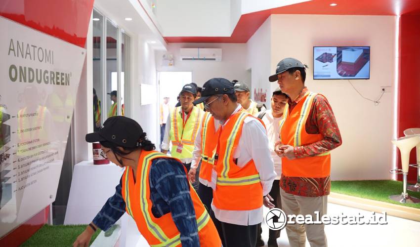 Pabrik PT Onduline Manufaktur Indonesia di Pasuruan, Jawa Timur, dibangun pada lahan seluas 1,2 hektare dengan nilai investasi lebih dari Rp150 miliar-RealEstat.id