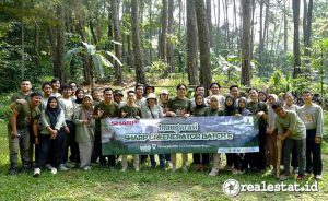 Anggota Sharp Greenerator bersama perwakilan Sharp Indonesia. (Foto: Istimewa)