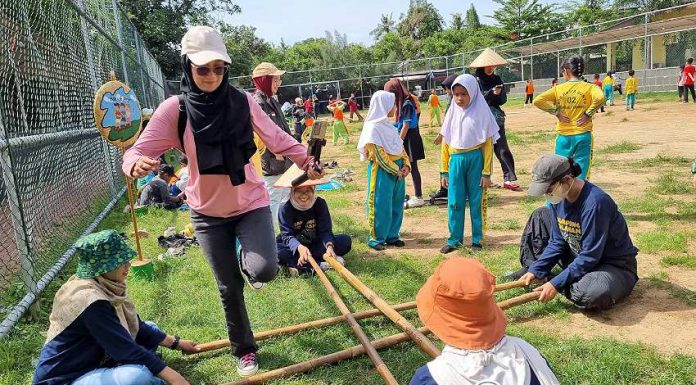 Sinar Mas Land sukses menghadirkan Festival Dolanan Khatulistiwa 2024 yang diselenggarakan pada 30 November - 1 Desember 2024 di Kampung Dolanan Khatulistiwa, Kelurahan Rawa Buntu, Kecamatan Serpong, Kota Tangerang Selatan. (Foto: Istimewa)