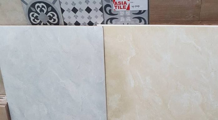 Harga keramik 40X40 per dus Asia Tile yang dijual di pasaran beragam. (Sumber: Tokopedia)