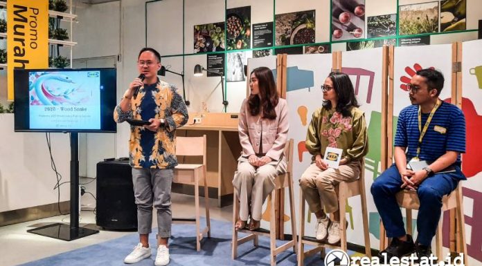 BaZi and Feng shui practitioner, Bryant Santoso saat menerangkan ilmu Feng Shui dalam dekorasi ruangan untuk menyambut Perayaan Tahun Baru Imlek, Kamis (24/01/2025) di IKEA Mall Taman Anggrek, Jakarta. (Sumber: RealEstat.id/Adhitya Putra)