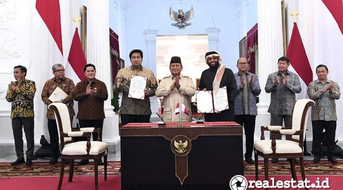 Penandatanganan MoU antara Menteri PKP Maruarar Sirait dengan Yang Mulia Sheikh Abdulazis bin Abdulrahman Al Thani, Rabu (08/01/2025 di Istana Negara, Jakarta. Melalui kerja sama ini Pemerintah Qatar akan mendukung proyek pembangunan 1 juta rumah di perkotaan. (Sumber: Komunikasi Publik Kementerian PKP)

