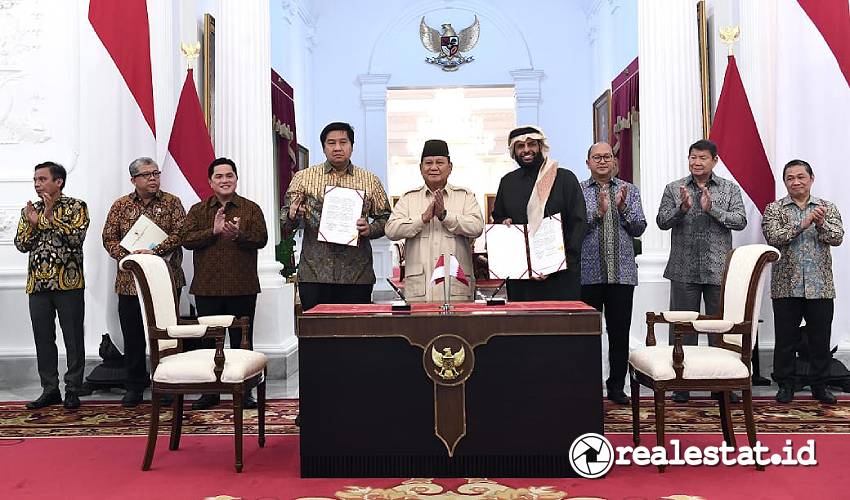 Penandatanganan MoU antara Menteri PKP Maruarar Sirait dengan Yang Mulia Sheikh Abdulazis bin Abdulrahman Al Thani, Rabu (08/01/2025 di Istana Negara, Jakarta. Melalui kerja sama ini Pemerintah Qatar akan mendukung proyek pembangunan 1 juta rumah di perkotaan. (Sumber: Komunikasi Publik Kementerian PKP)

