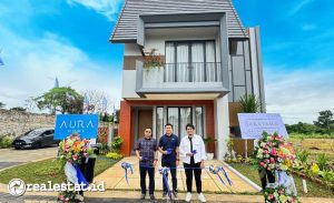 Dari kiri ke kanan: Herman Oei, Perwakilan Shareholder Sakatama Development; Henry Firtanto, Direktur Utama Sakatama Development; dan Raffi Marwan, Perwakilan Komisaris Utama Sakatama Development saat launching Aura Home, Sabtu, 18 Januari 2025. (Foto: Istimewa)