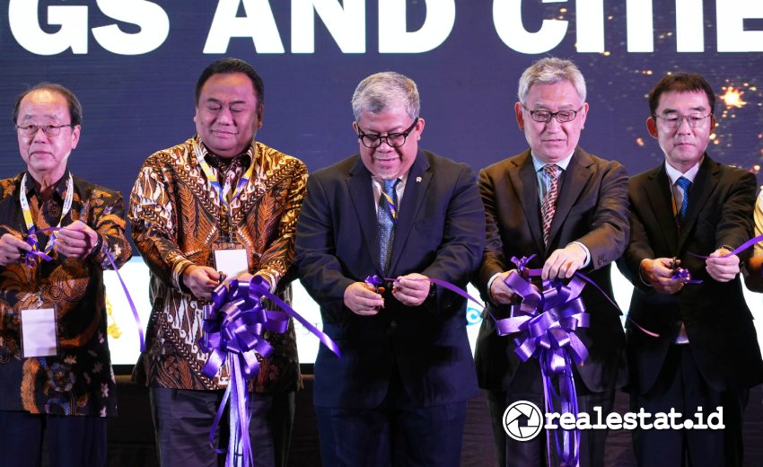 Pembukaan Seminar bertajuk "Sustainable Housing, Building and Cities" di Jakarta, Selasa, 14 Januari 2025. (Foto: Dok. Kementerian PKP) 