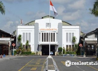 Stasiun Kereta Api Terbesar dan Tersibuk di Indonesia salah satunya Tugu Jogja