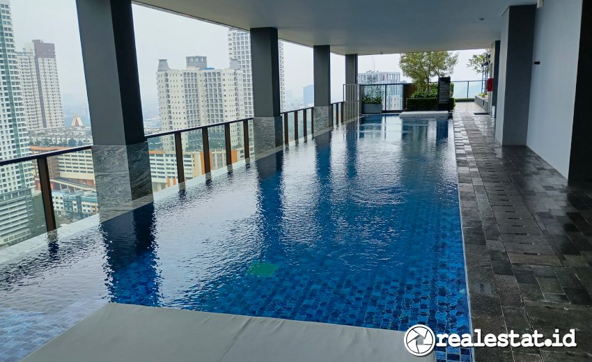 Fasilitas Kolam Renang Apartemen Fifty Seven Promenade Intiland Realestat.id dok