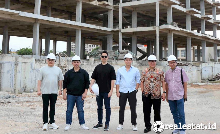 Jajaran Komisaris dan Direksi Triniti Land. Dari kiri ke kanan: Septian Starlin, Ishak Chandra, Bong Chandra, Danny Sutradewa, Matius Jusuf, dan Johanes L. Andayaprana. (Foto: Istimewa)