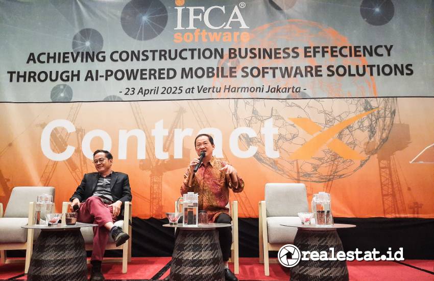 President Director PT IFCA Property365 Indonesa menerangkan ContractX Software, Rabu (23/04/2025) di Jakarta. (Foto: RealEstat.id/Adhitya Putra)